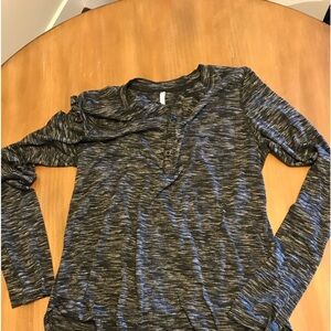 Small heather black light weight long sleeve